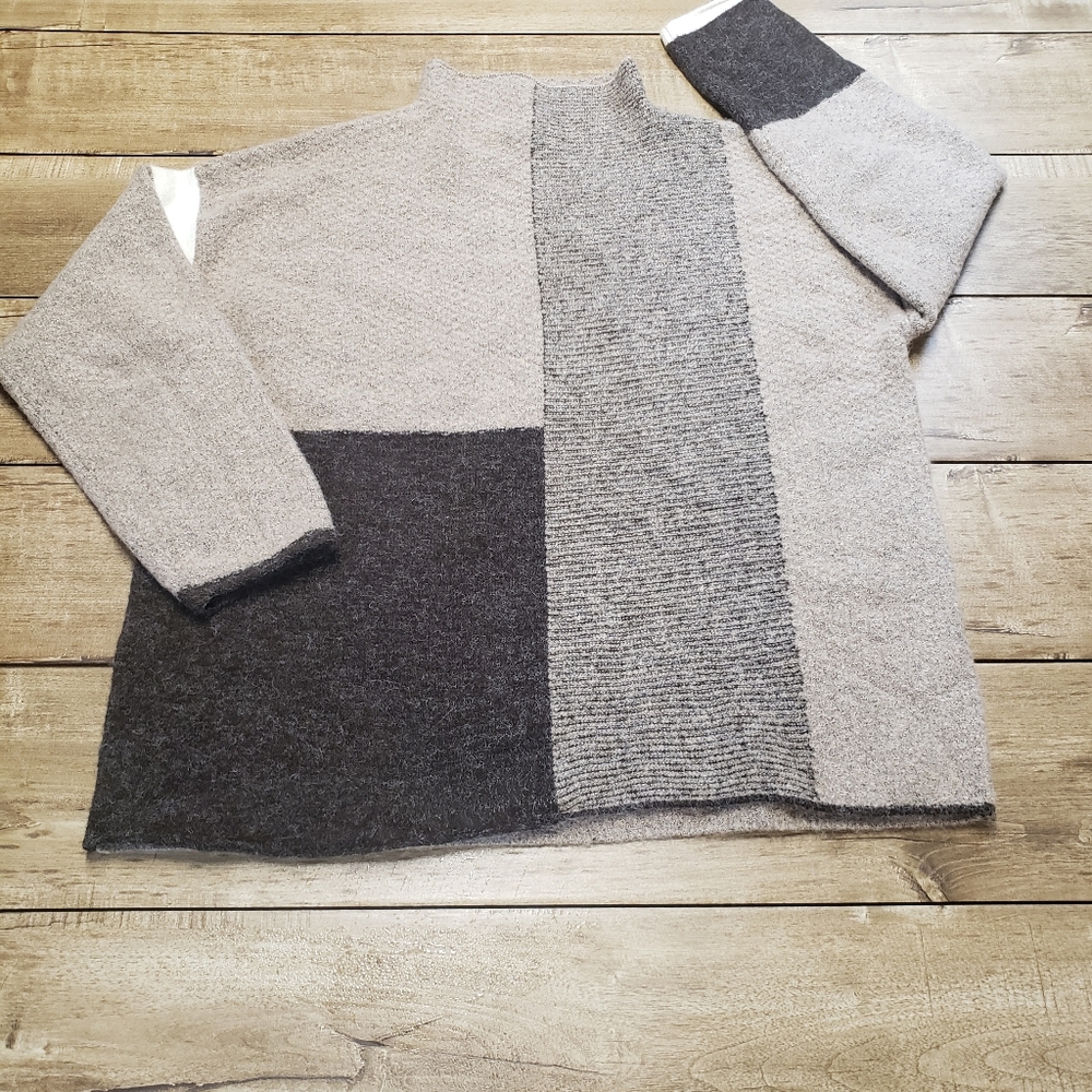 NORTHSTYLE Women's pullover Sweater Size Large
